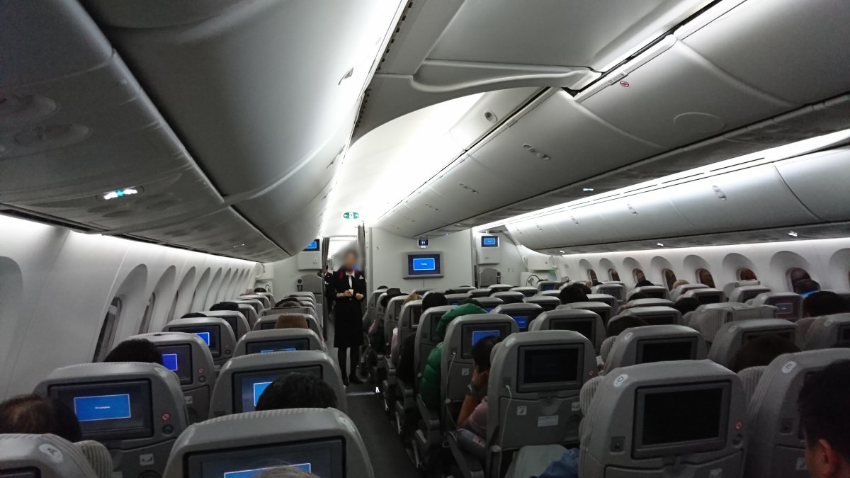 バンコク活きの飛行機の機内