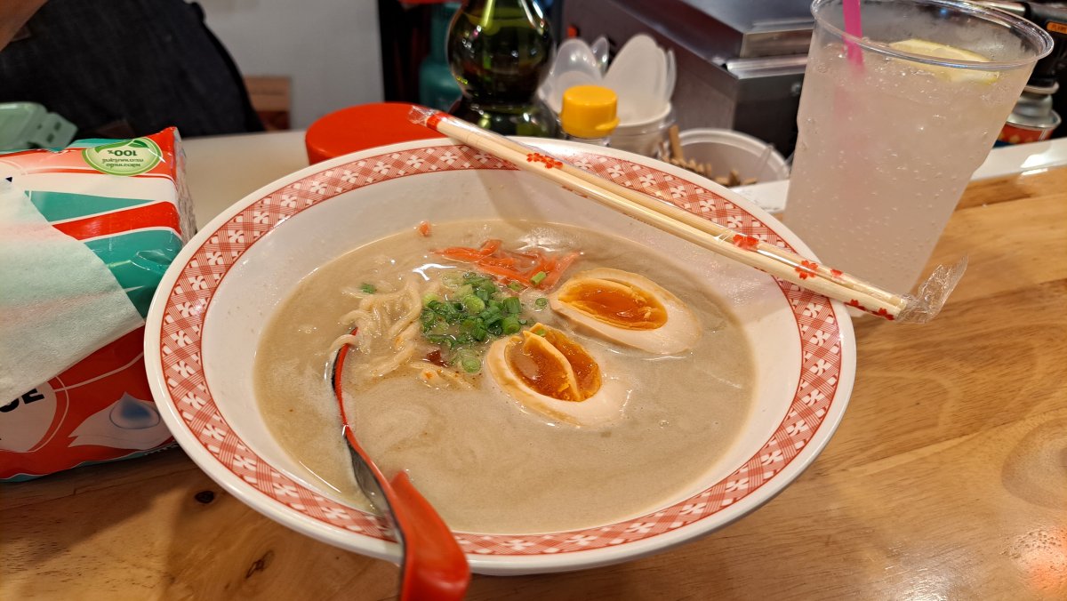 「ココカラ」さんの豚骨ラーメン