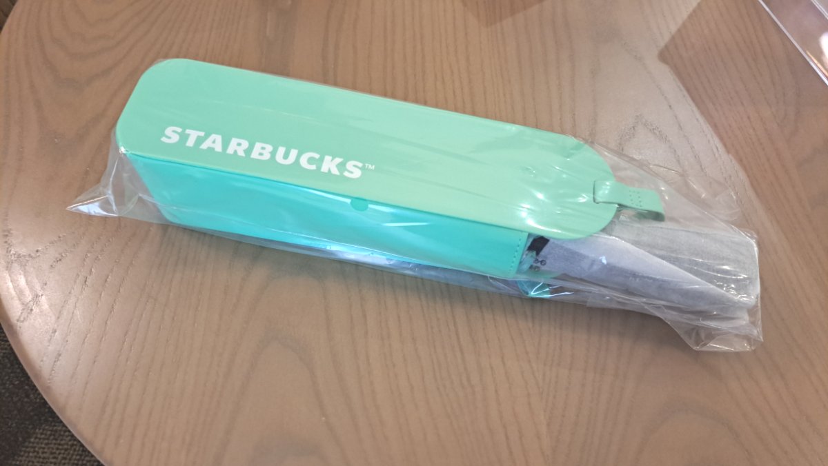750バーツ以上の購入でもらえるスタバ傘（緑）