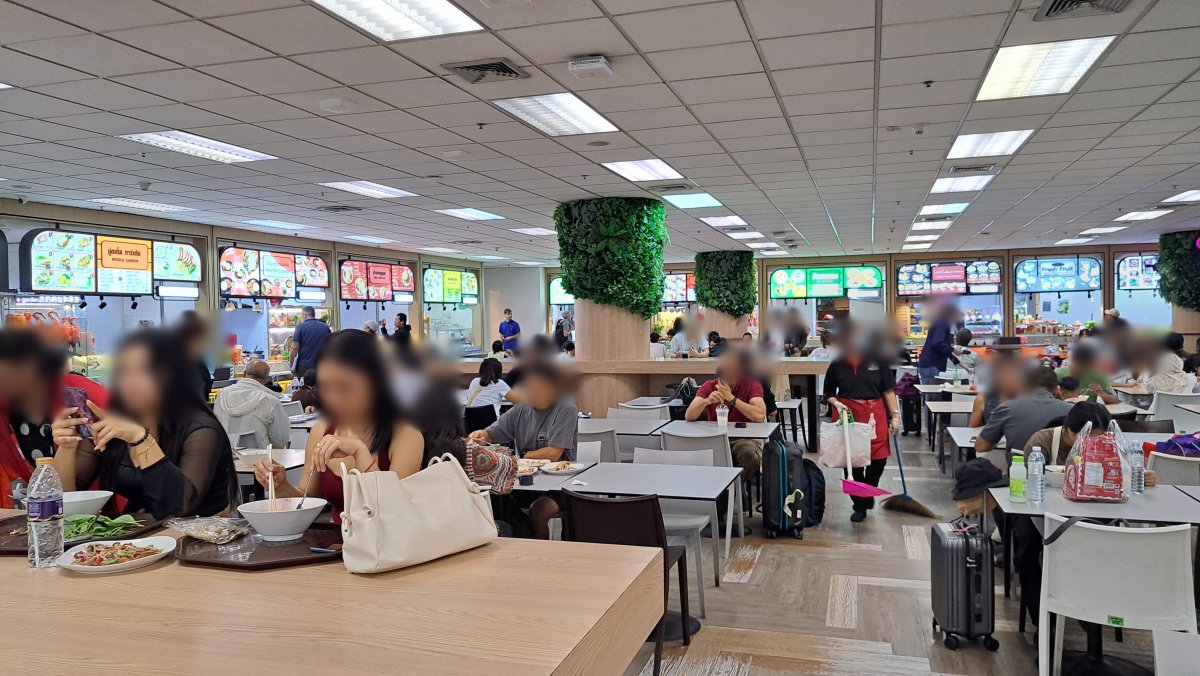 スワンナブーム空港内フードコート「MAGIC」の内観