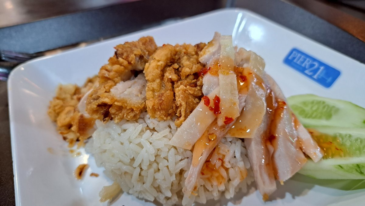 「SIAM Chicken Rice」のカオマンガイ