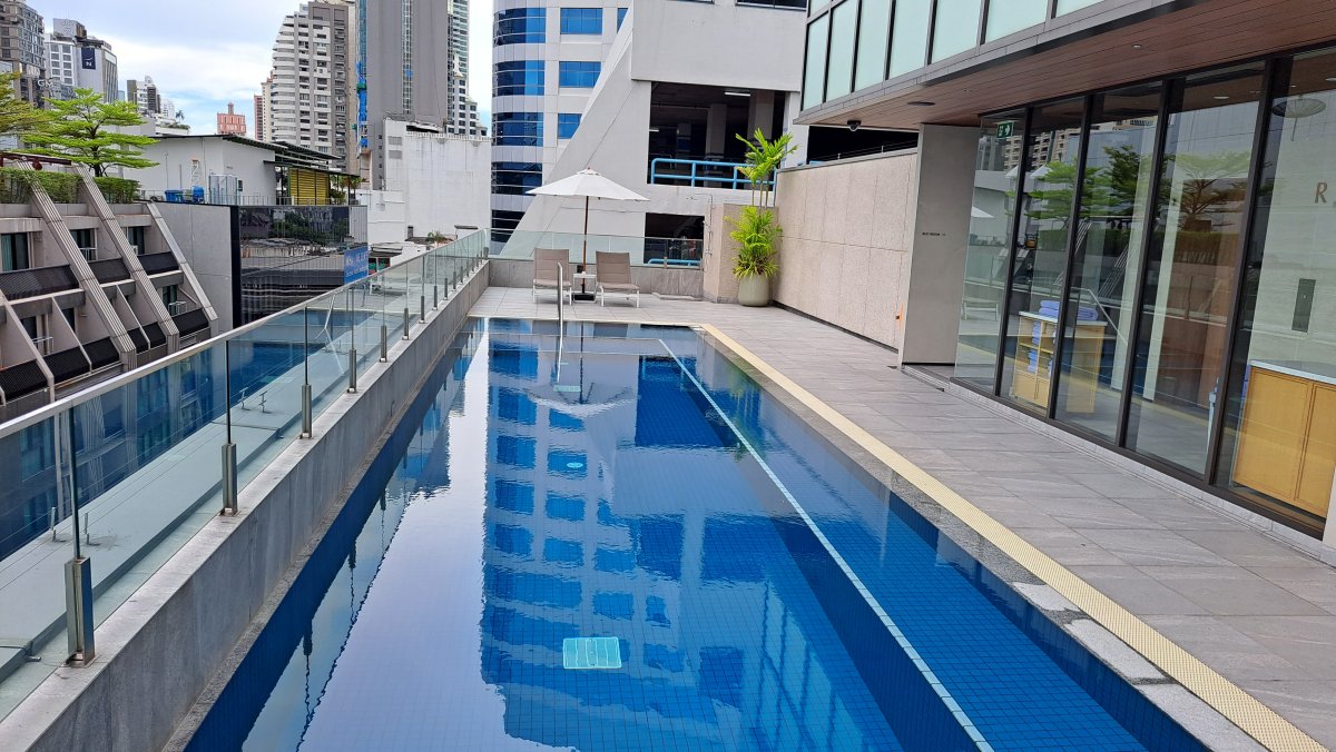 相鉄グランドフレッサ バンコクの気持ちの良いプール