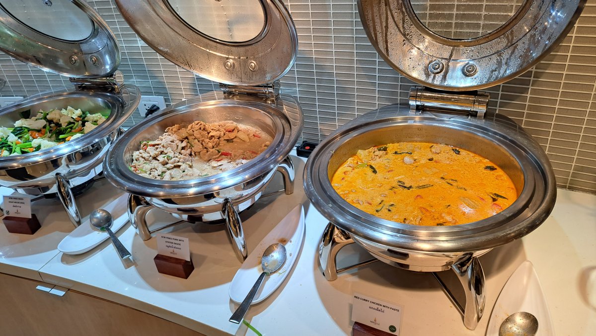 豊富なタイ料理＆ホットミールビュッフェ