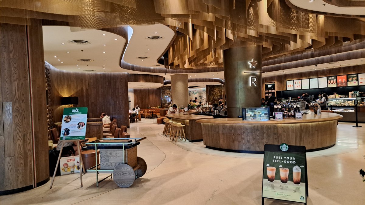 世界最大級（バンコク２位）のスターバックス