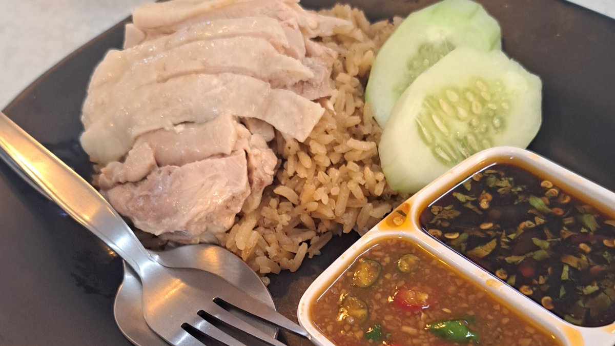 上海鶏飯オンヌット店のカオマンガイ