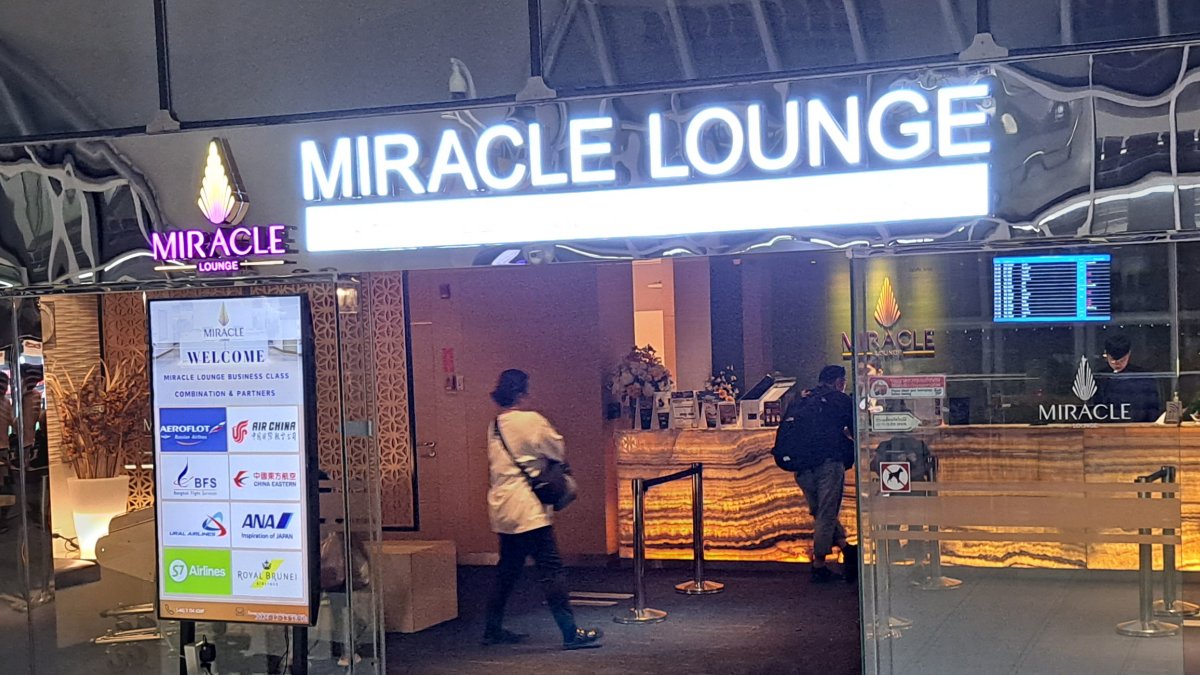 ミラクルラウンジ