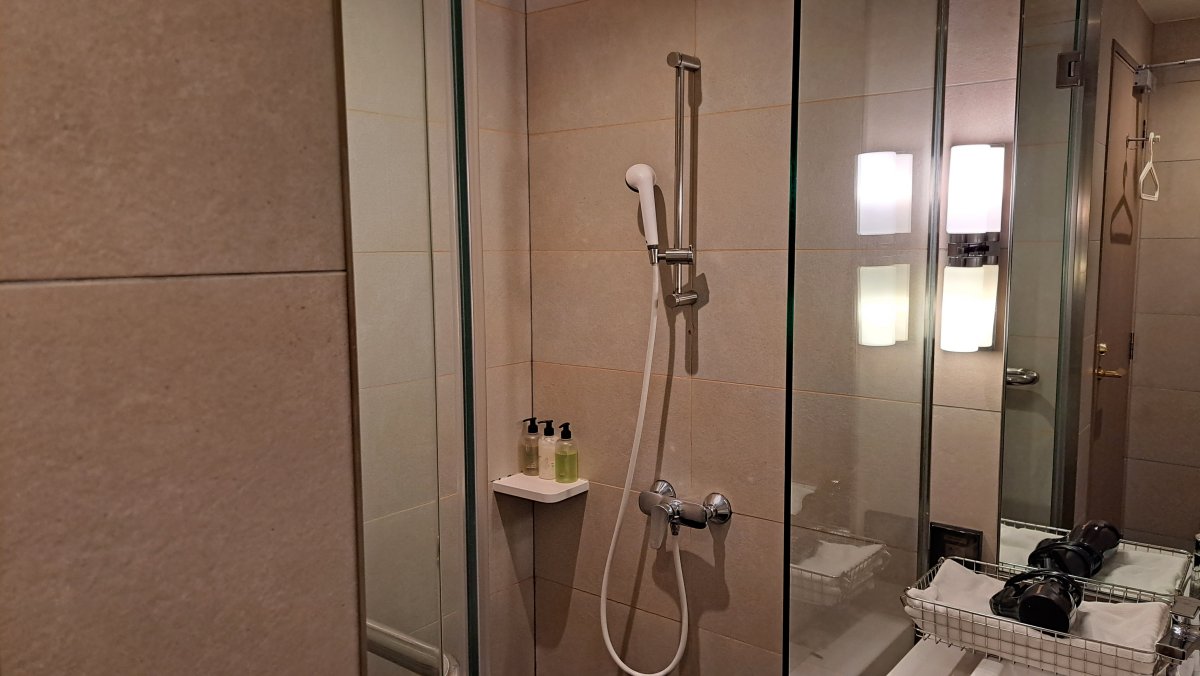 清潔で使い勝手の良いシャワールーム