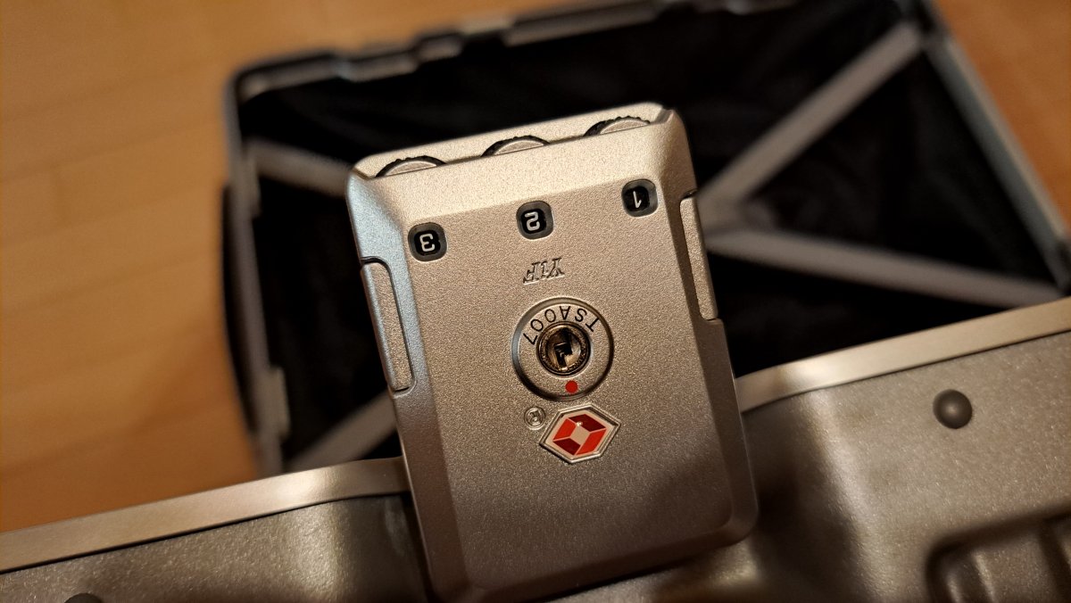 好きな3桁の番号にダイヤルを回す