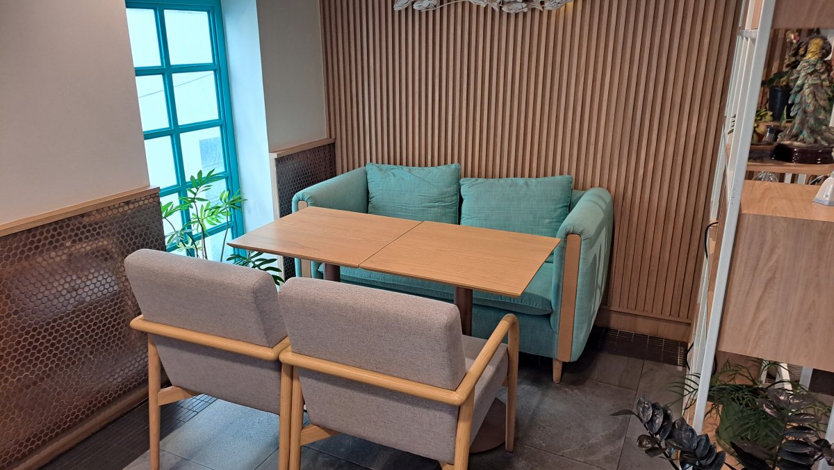 カフェ2階のまったりテーブル