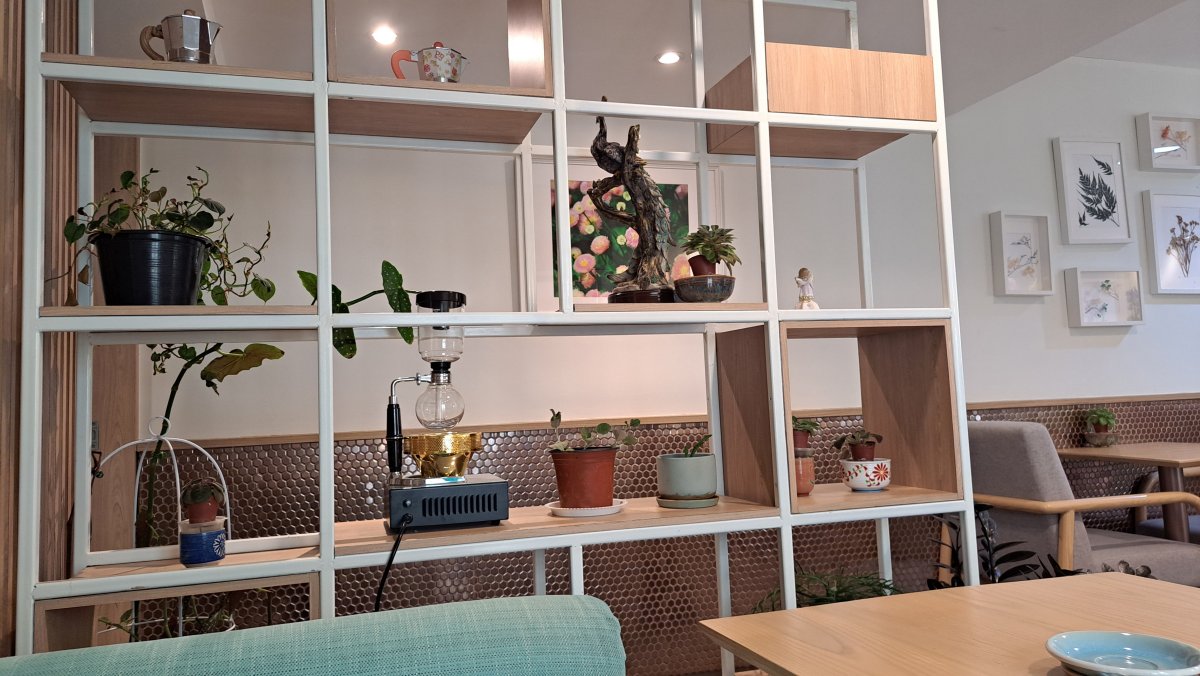 2階のアンティークな小物など