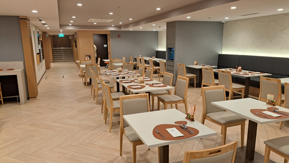 朝食のレストラン