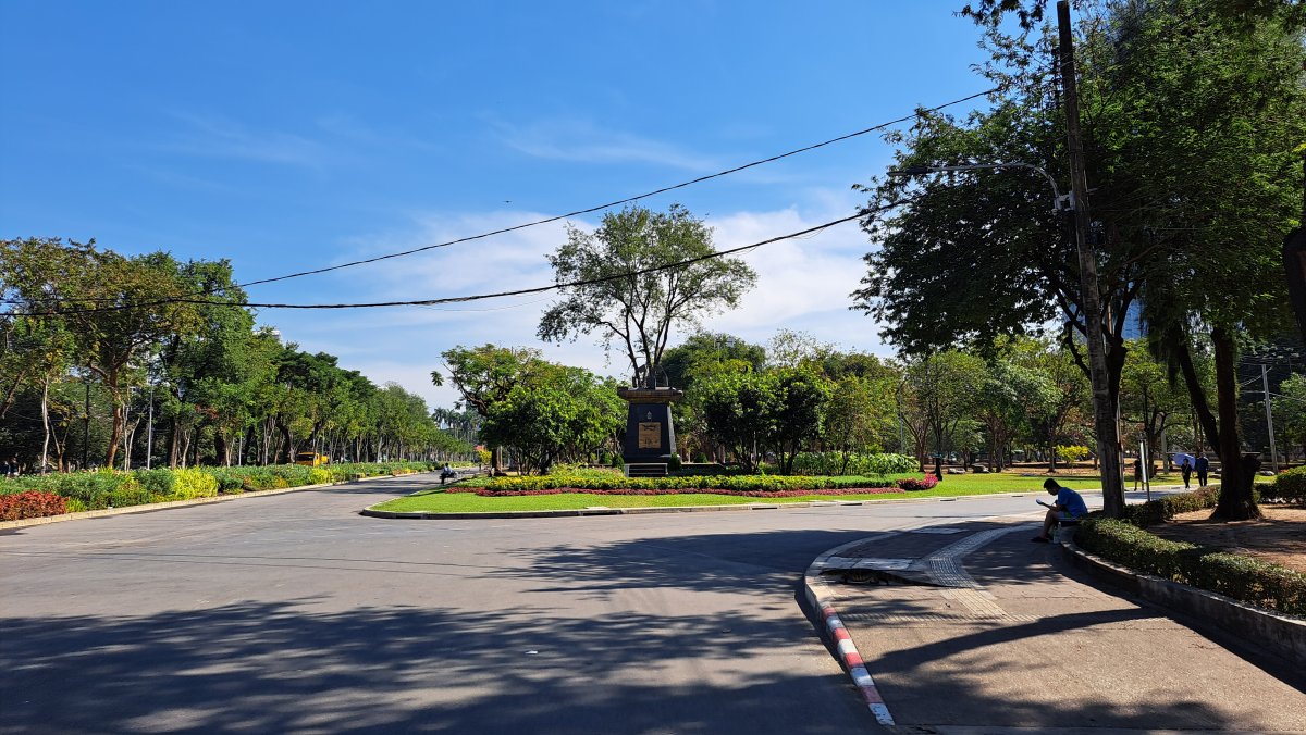 都会の真ん中とは思えない広大な自然