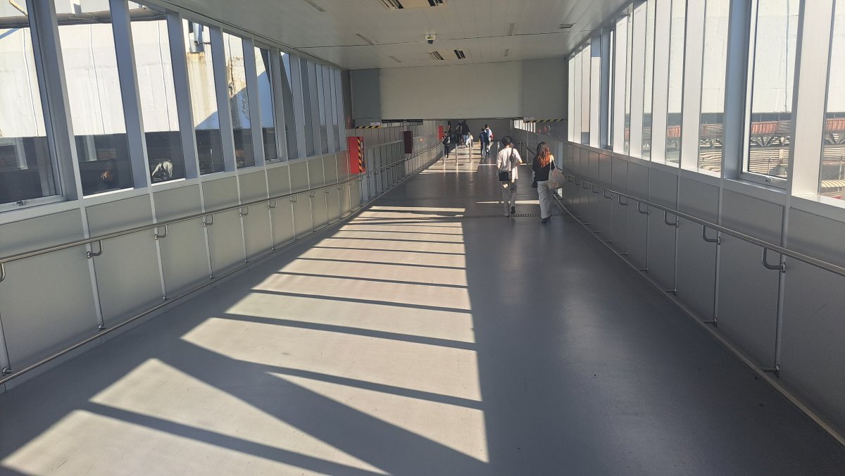 案内に従って道なりに進む