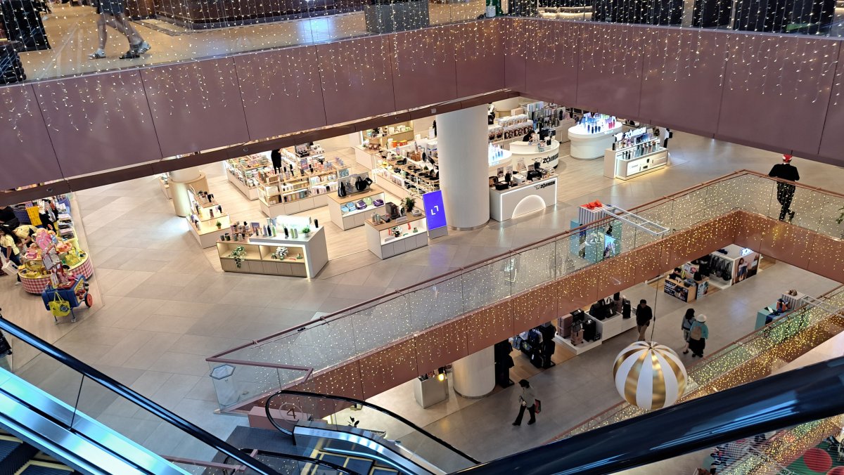 セントラルパークの館内