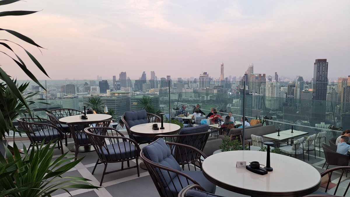 明るい時間帯や夕暮れ時