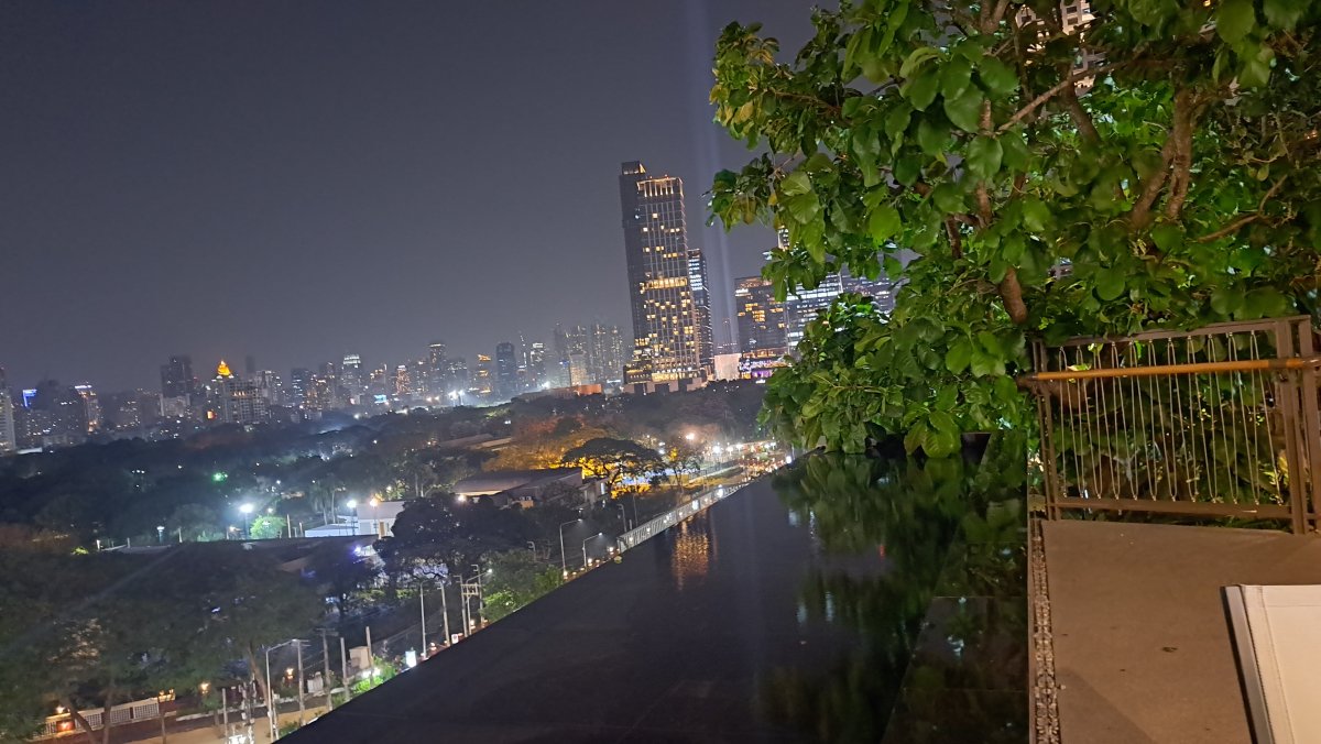 セントラルパーク屋上庭園からの夜景