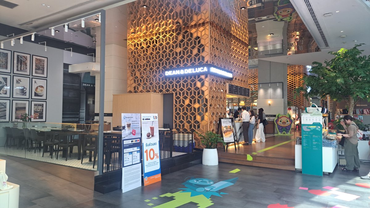 DEAN ＆DELUCA 「セントラルエンパシー」店のカフェ