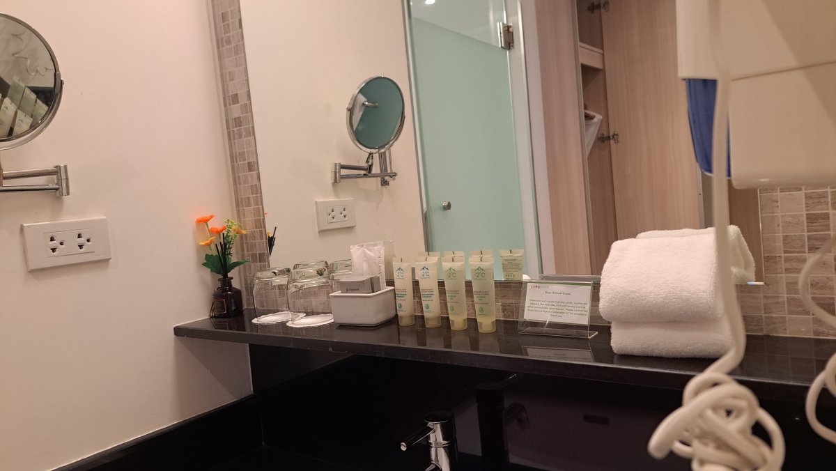 洗面台のアメニティ一式