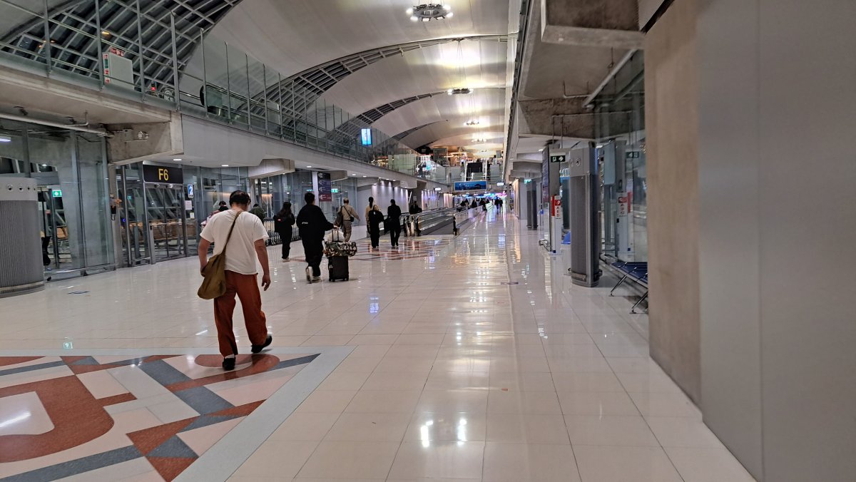 バンコク(スワンナプーム国際空港)に到着