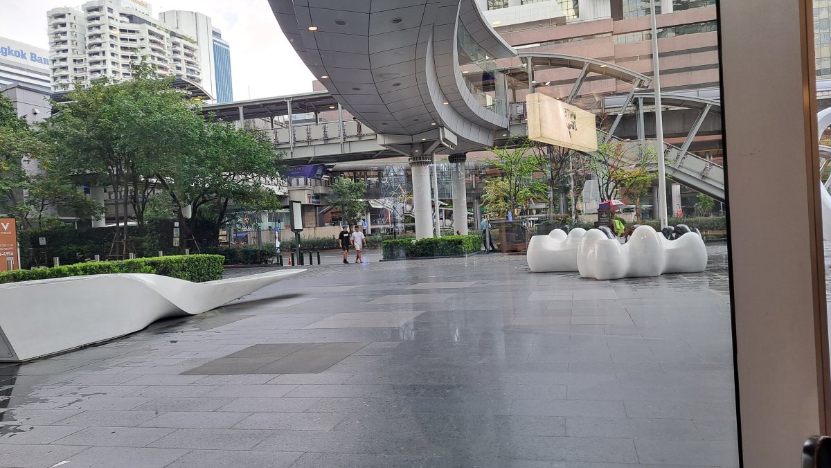 チョンノンシー駅周辺の様子