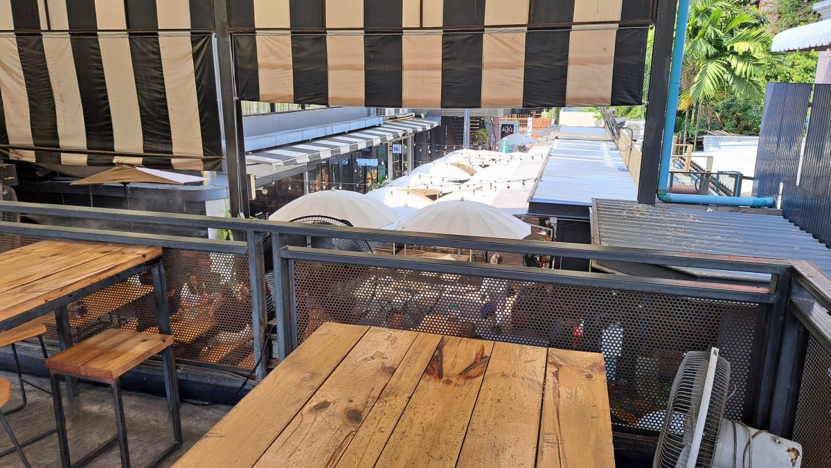 開放感のある2階テーブル席