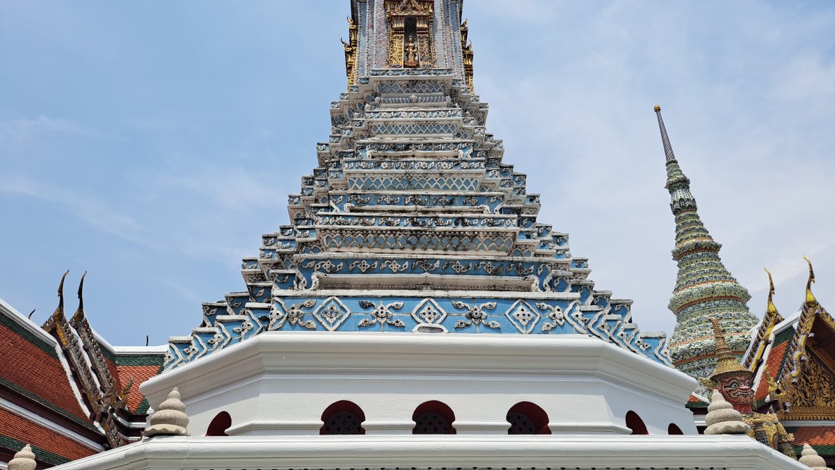 青のプラーン塔