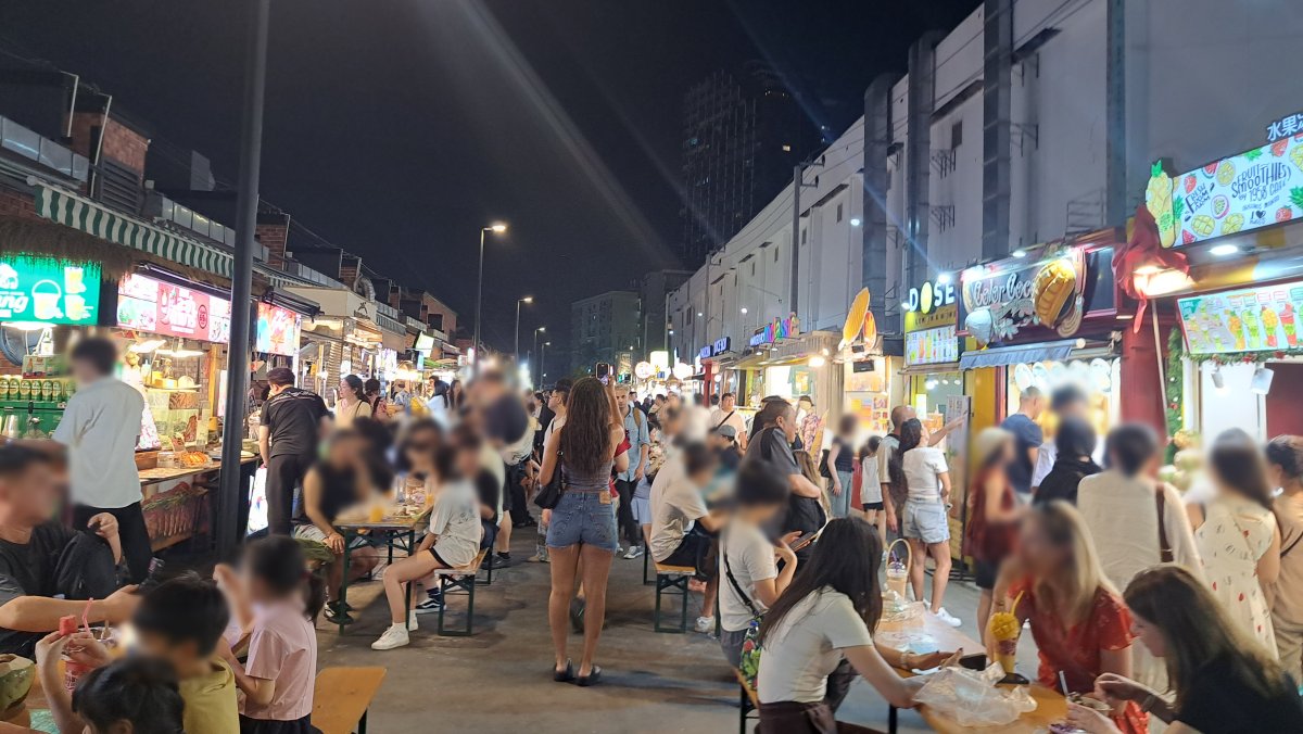 テーブル席が混んでいてなかなか座れない