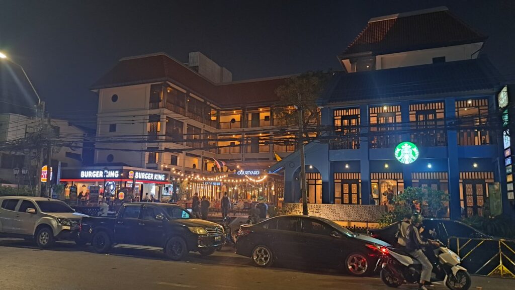 COUNTYARDレストラン、雰囲気抜群です。