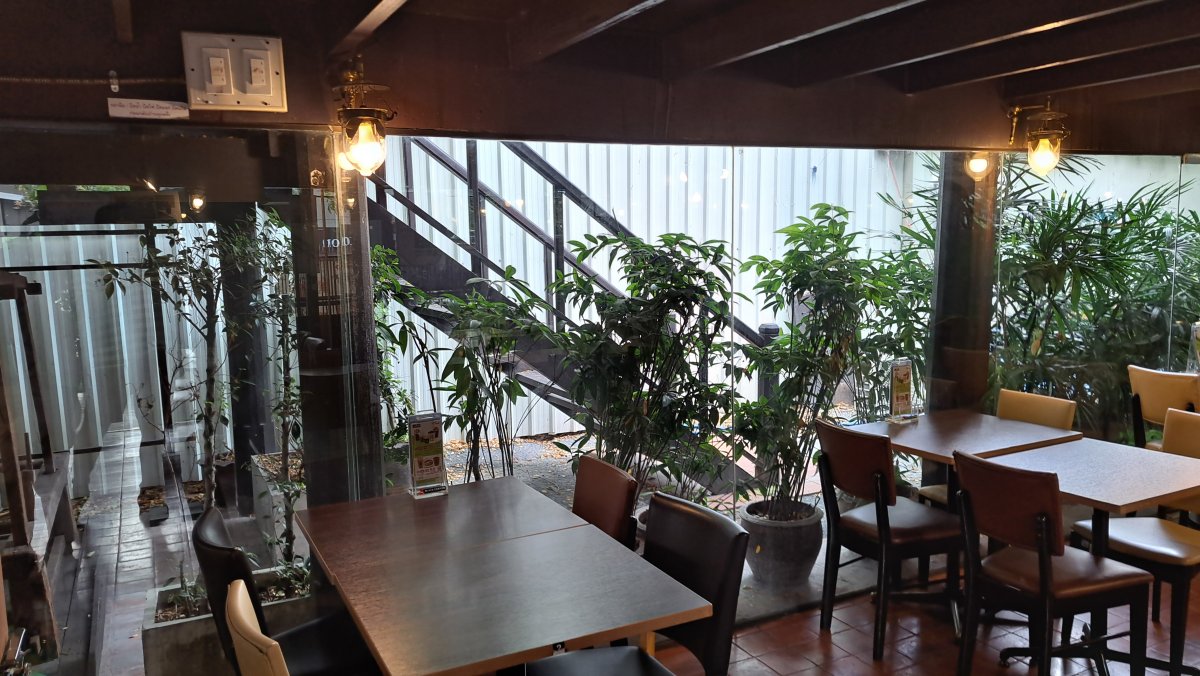 オシャレな店内空間