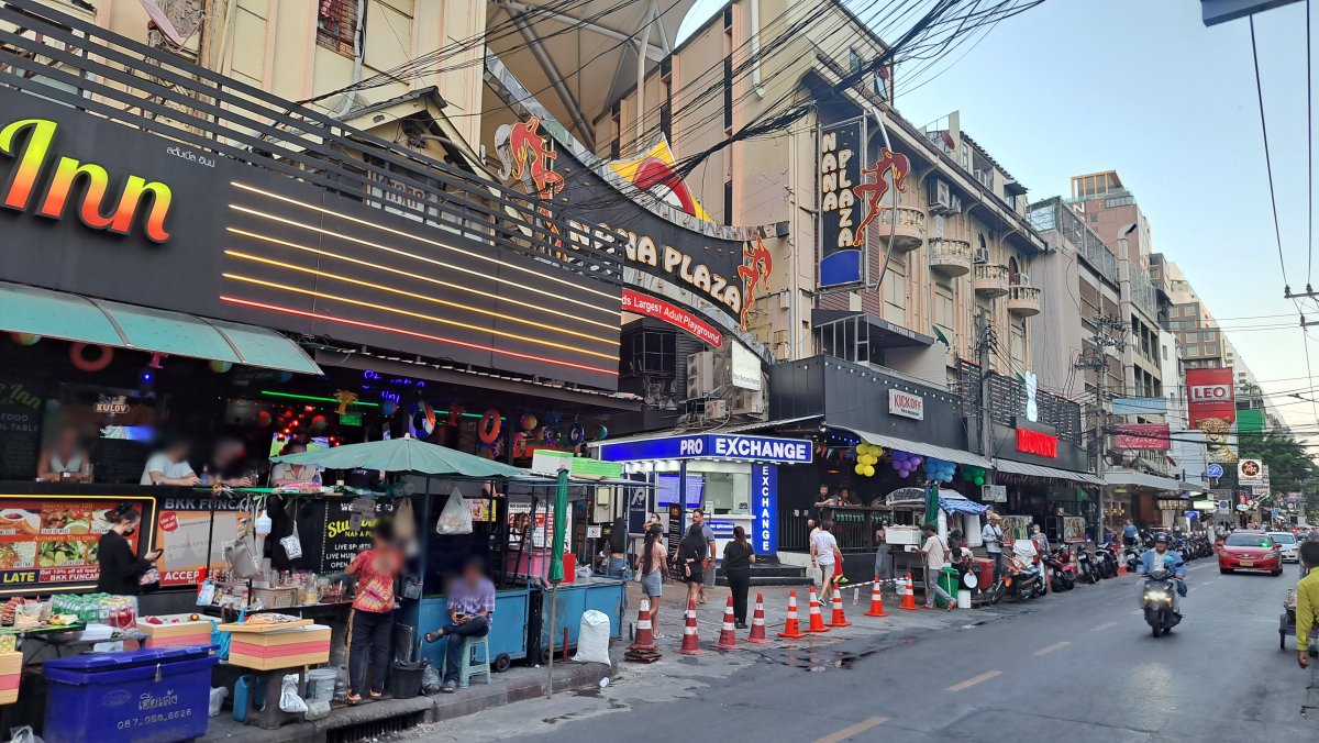 BAR（クラブ）街