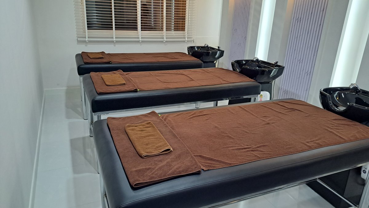 背中マッサージ台