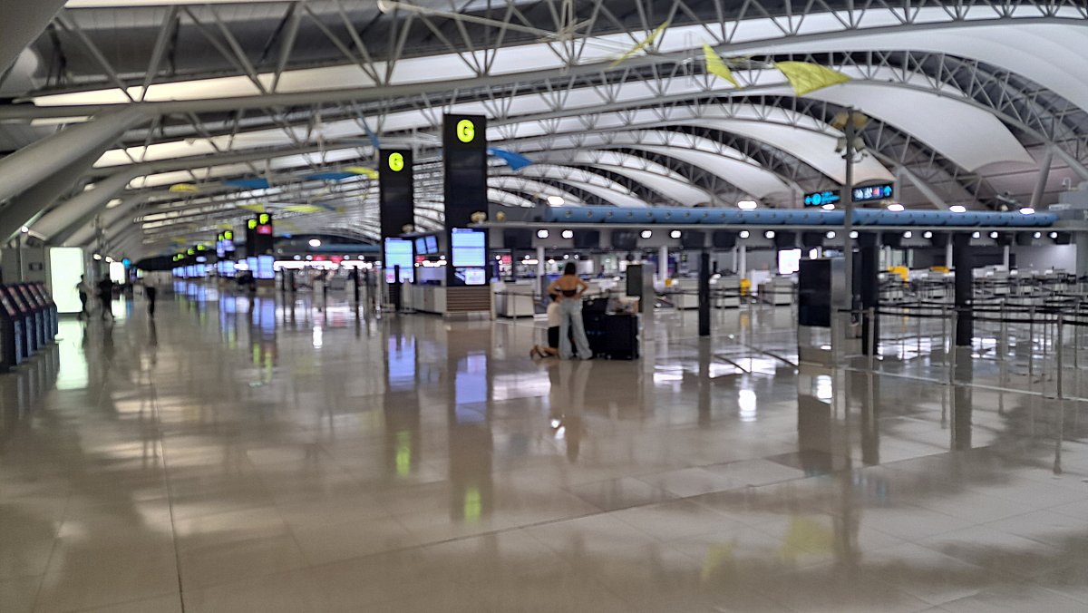 深夜の関西空港