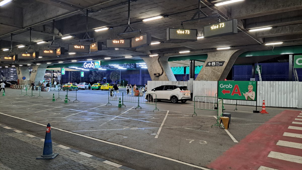 Grab の目立つ案内板