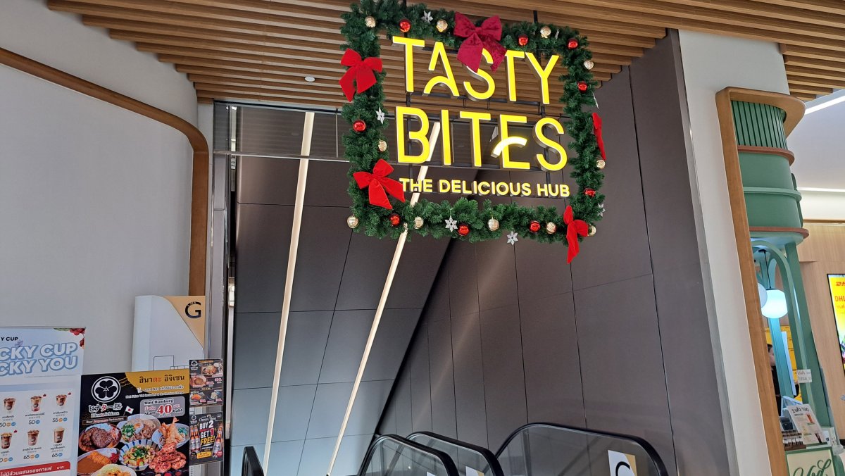 JLKビル TASTY BITES の入り口