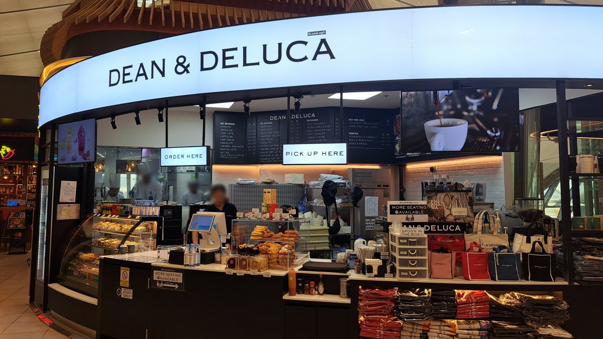 スワンナブーム国際空港内の DEAN & DELUCA 