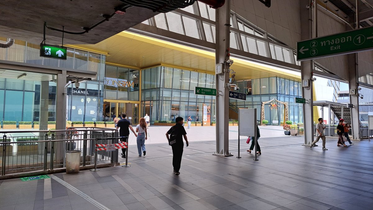 チャロンナコーン駅からアイコンサイアムの入り口
