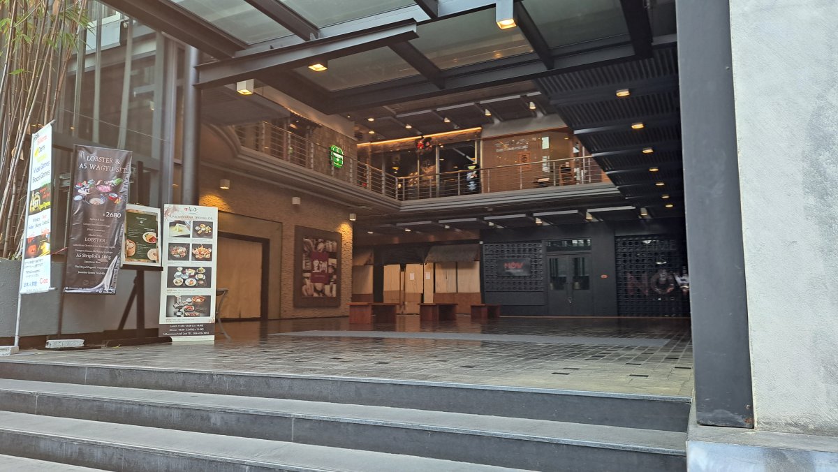 飲食店が入っているビル