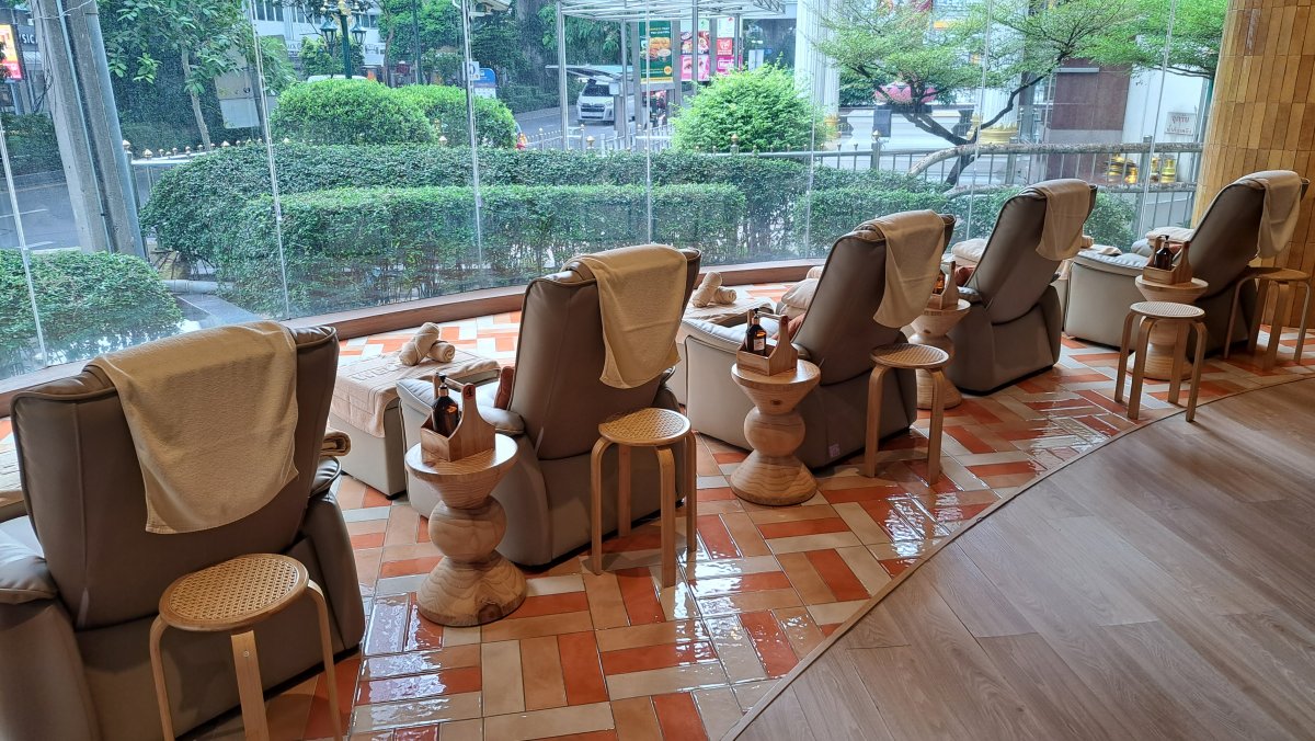 店内から見た様子